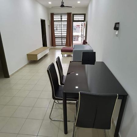 Infinity Homestay Bandar Cemerlang Ulu Tiram Eksteriør billede