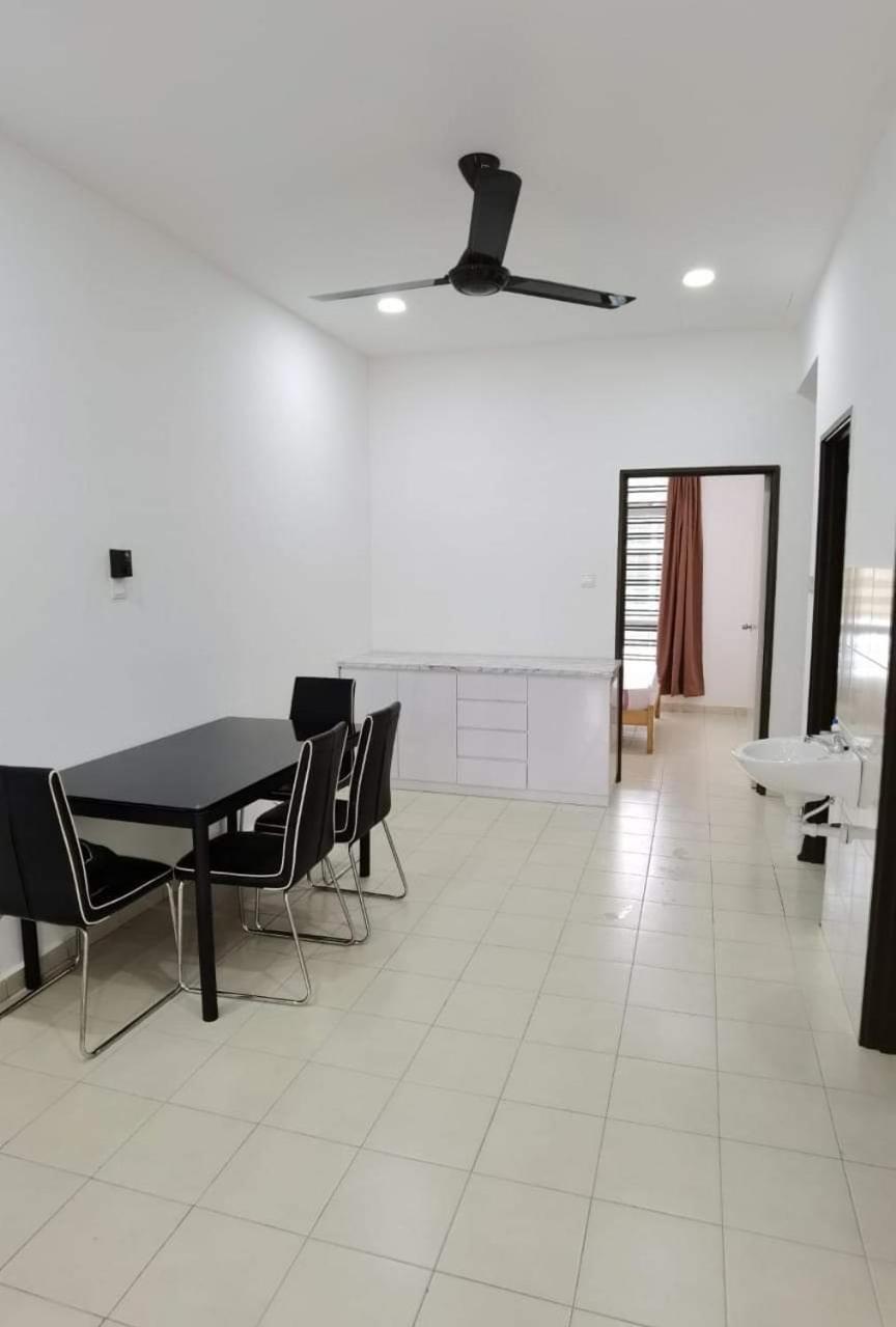 Infinity Homestay Bandar Cemerlang Ulu Tiram Eksteriør billede
