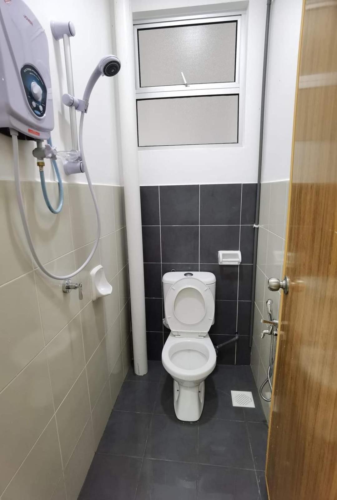 Infinity Homestay Bandar Cemerlang Ulu Tiram Eksteriør billede